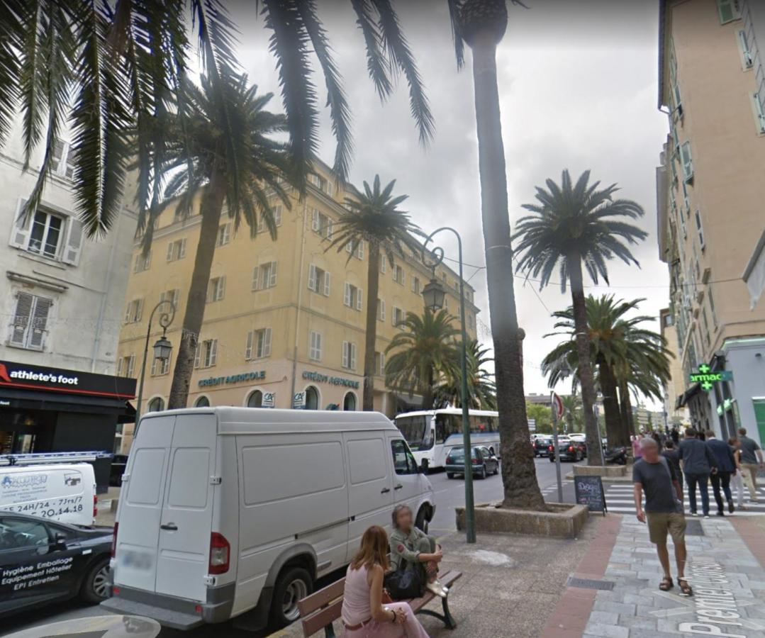 Toit Terrasse Centre Historique Ajaccio (Corsica)