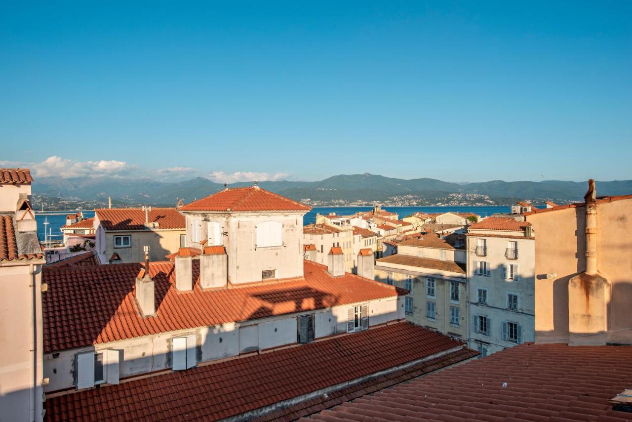 Toit Terrasse Centre Historique * Ajaccio (Corsica)